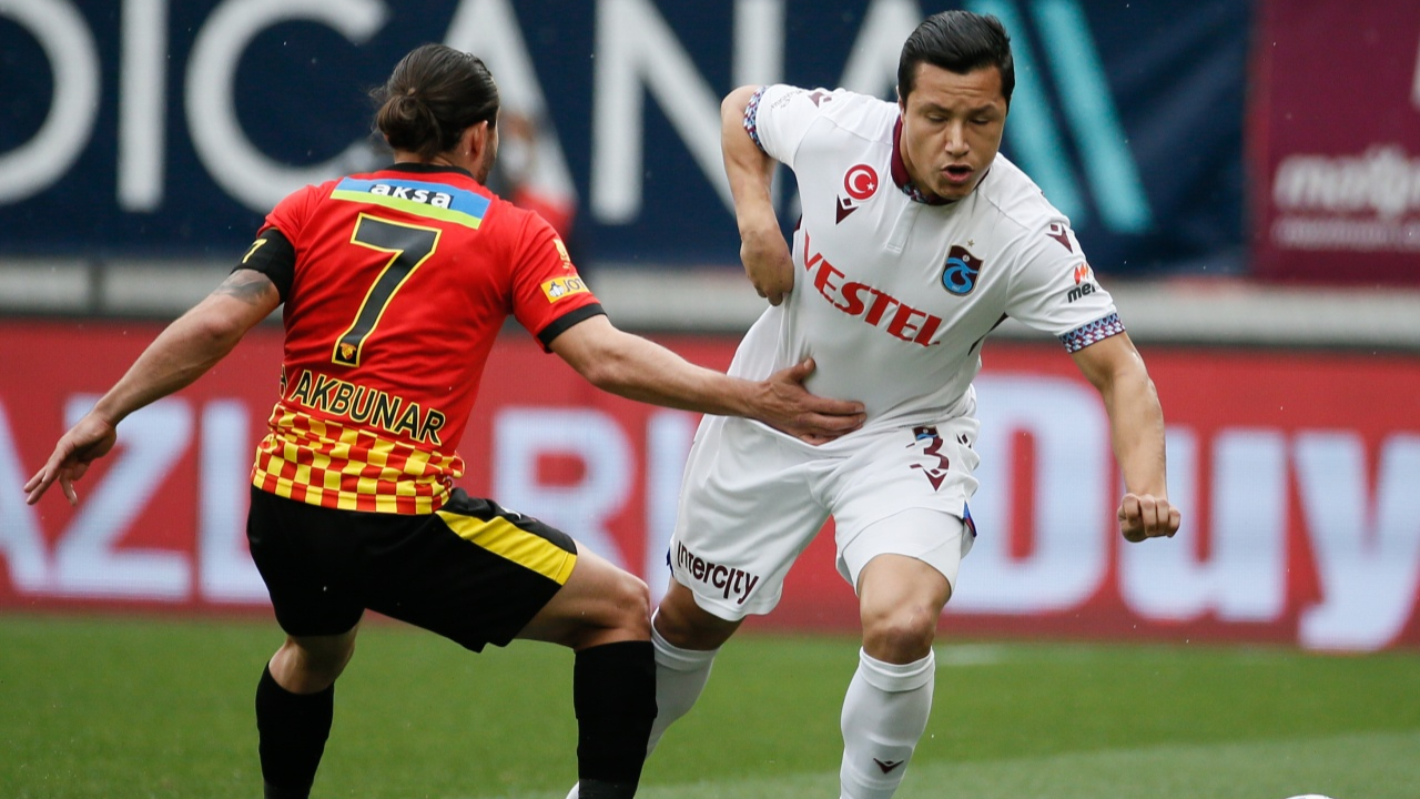 Göztepe-Trabzonspor maçında birlik beraberlik