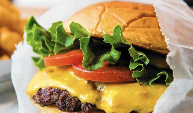 ABD'li hamburger devi İstiklal'deki şubesini kapattı!