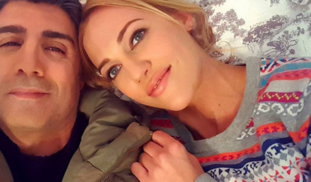 Özcan Deniz ve Meryem Uzerli’den kafa kafaya verilmiş poz