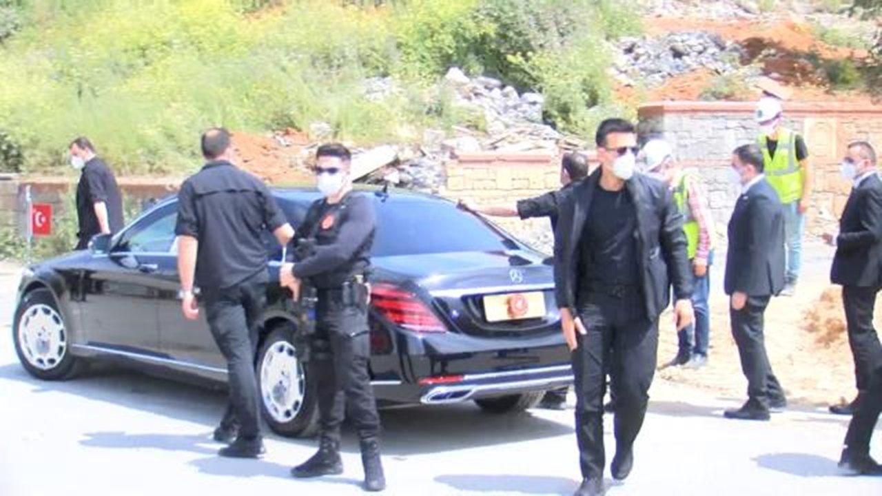 Cumhurbaşkanı, inşaat işçileriyle sohbet etti