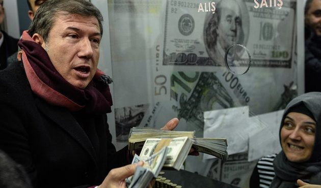 Hakan Şükür, Tanju Çolak'ın da başını yaktı!