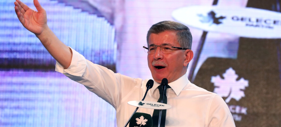 Davutoğlu'ndan 'İnsanlar benimle görüşmek istemiyor' sitemi