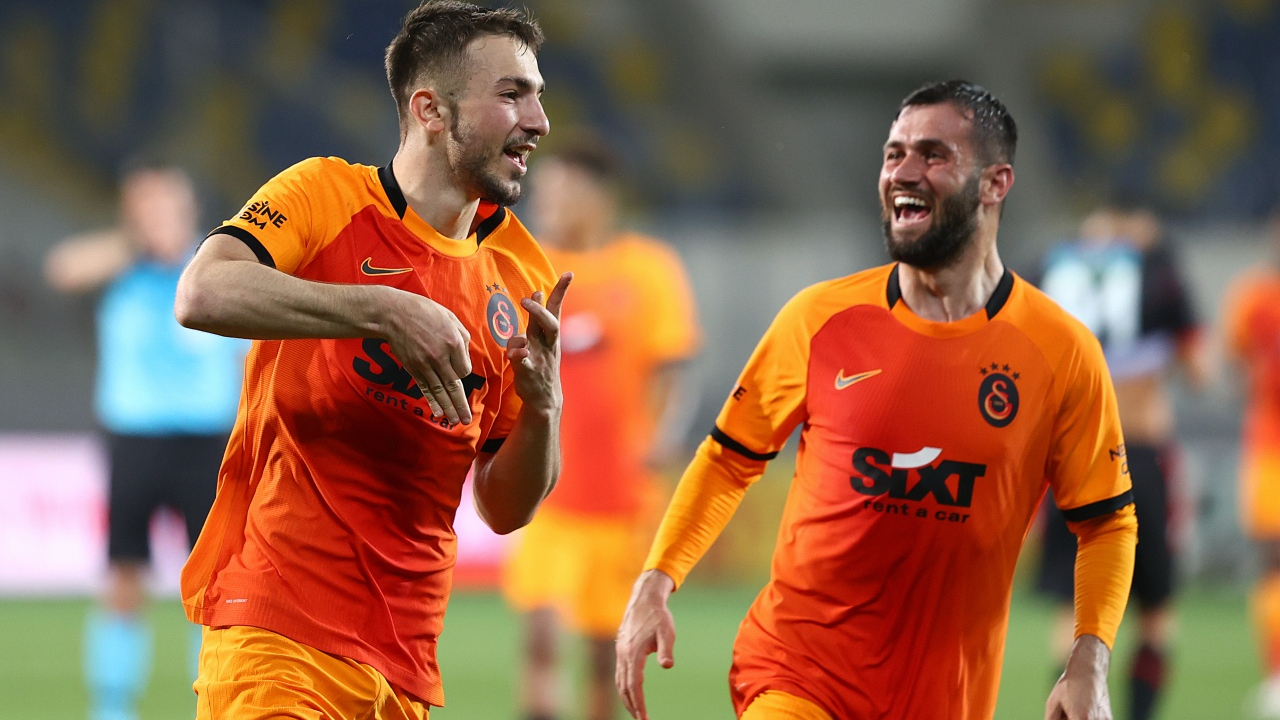 Başkentte Gençlerbirliği'ni 0-2 mağlup eden Galatasaray takibi sürdürüyor