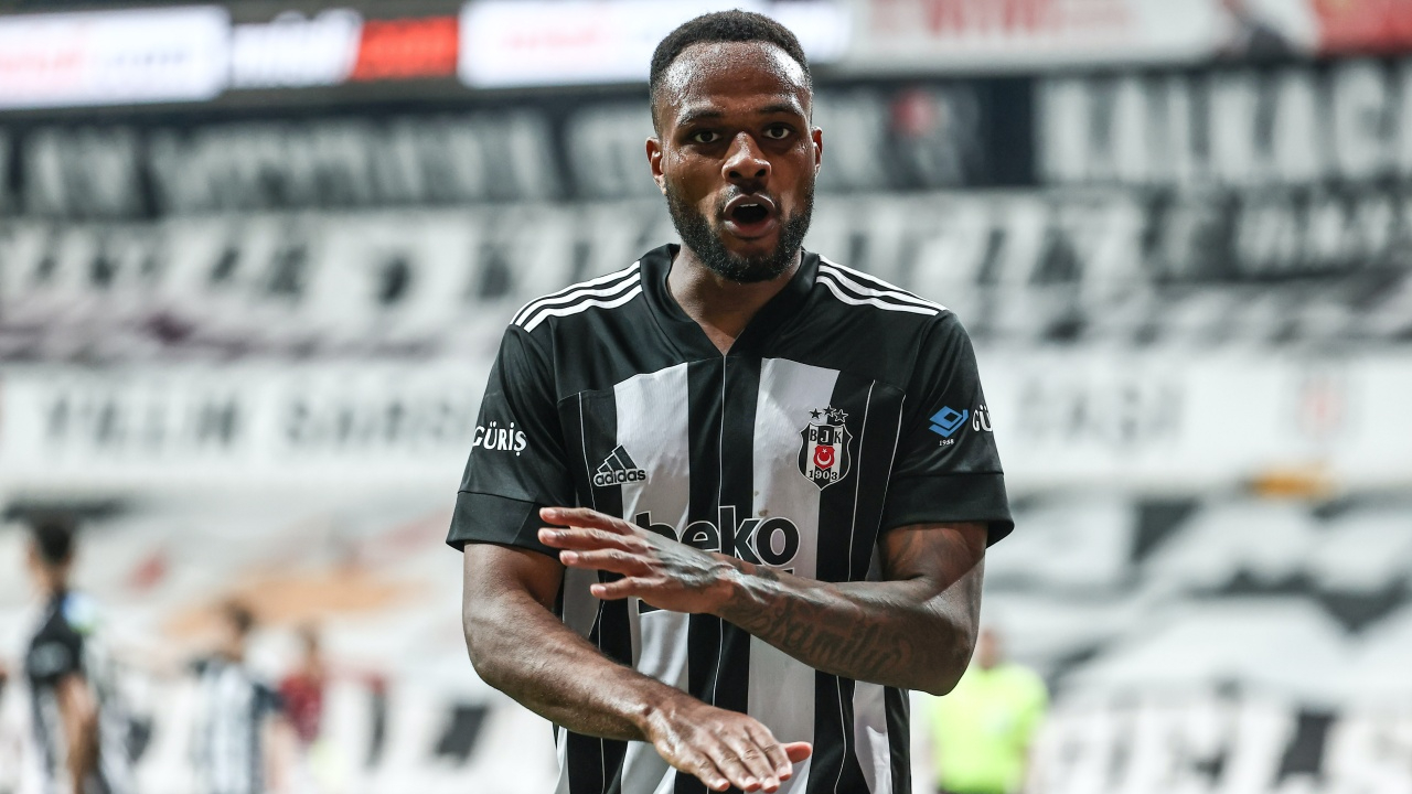 Cyle Larin'den tarihi performans