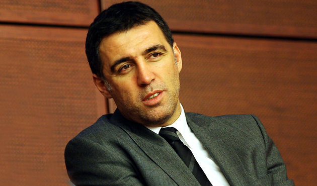 Evren Turhan: "FETÖ'ye küfrediyorum, Hakan Şükür beğeniyor!"