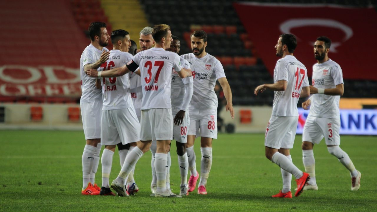 Sivasspor'un yenilmezlik serisi Gaziantep'te 16 maça çıktı!