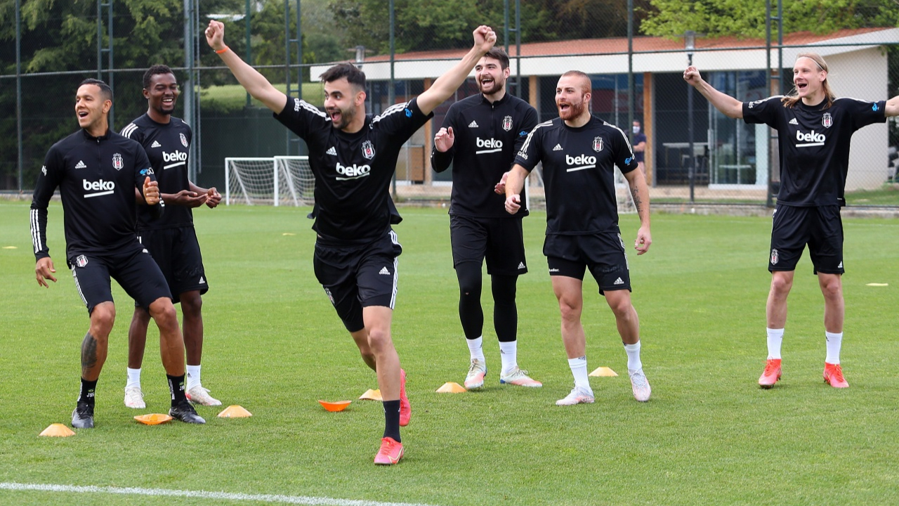 Beşiktaş'ta derbi öncesi Aboubakar ve N'Koudou belirsizliği