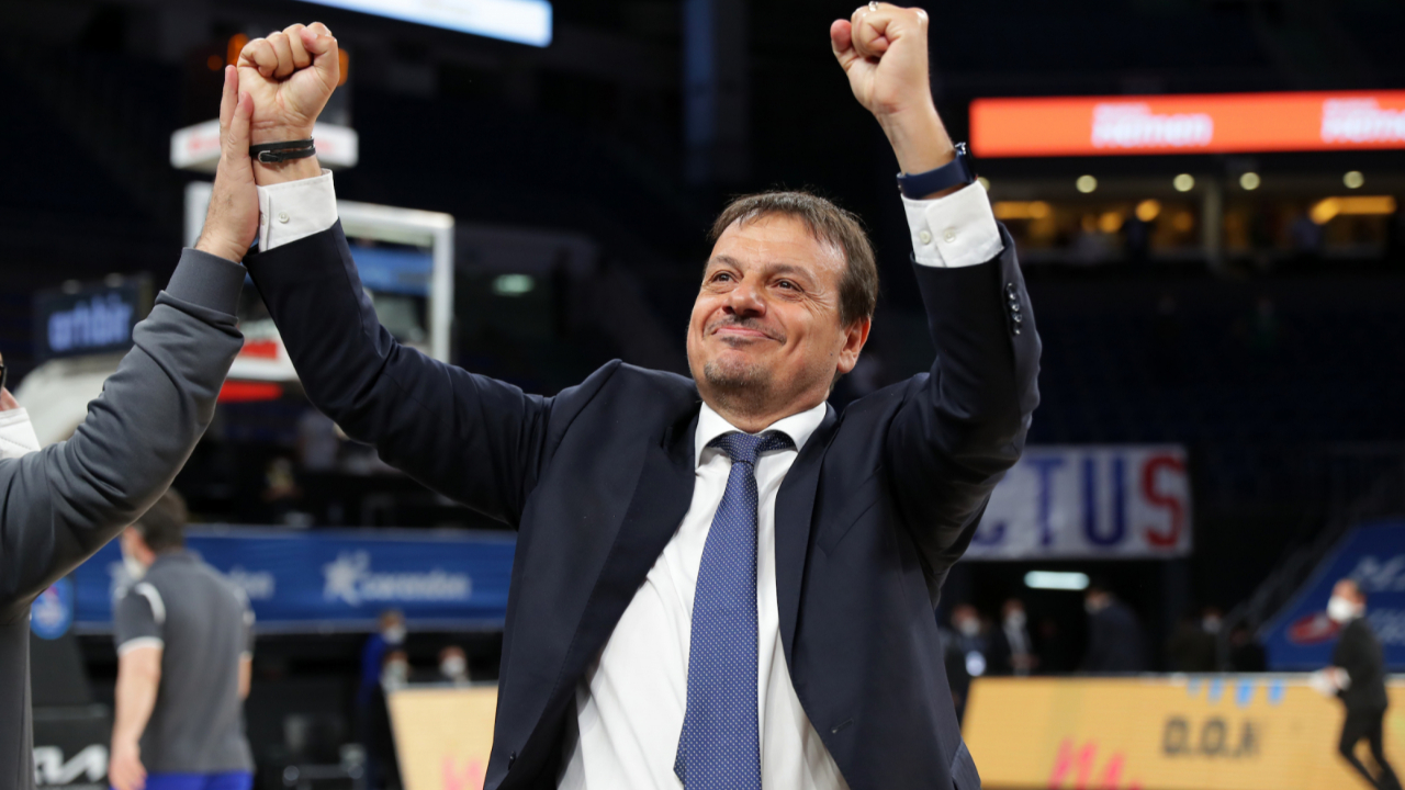 Ergin Ataman: 2 senedir oynadığımız basketbolla şampiyonluğu hak ediyoruz
