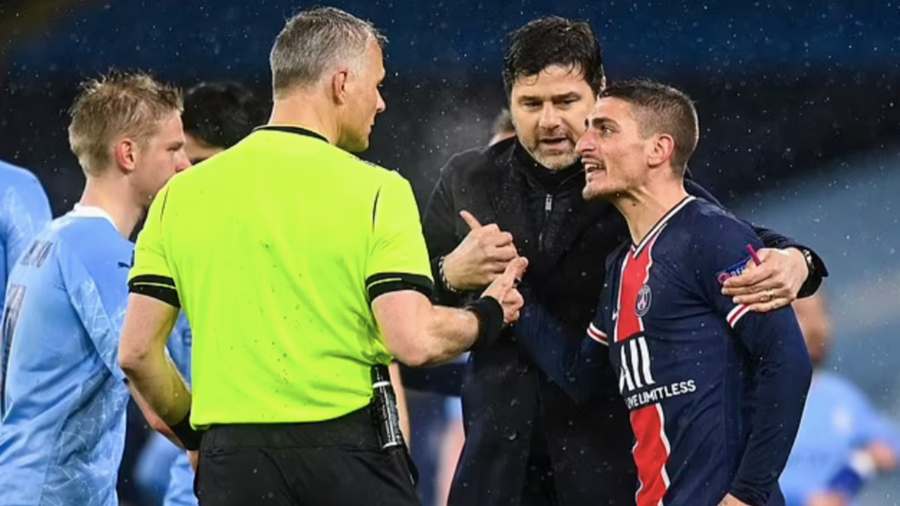 Manchester City-PSG maçında küfürbaz hakem