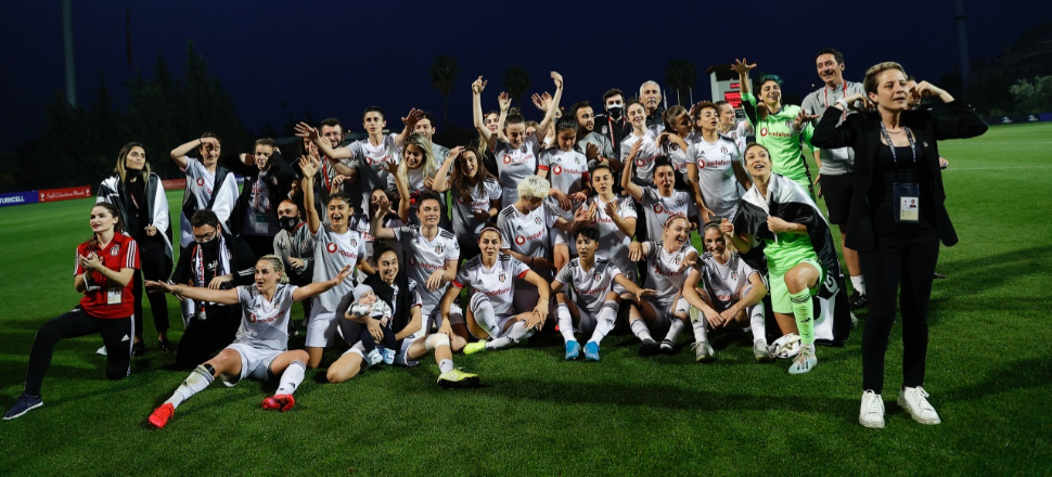 Turkcell Kadın Futbol Ligi'nde şampiyon Beşiktaş Vodafone!