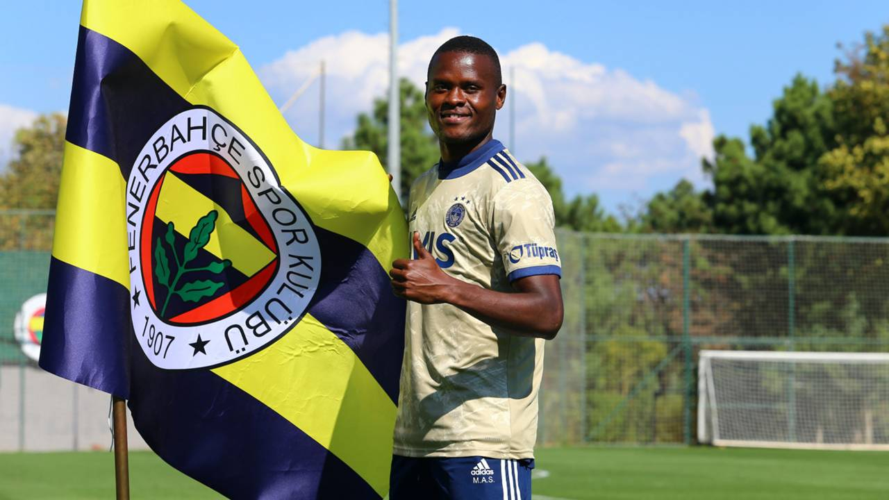 Fenerbahçe Samatta'ya kulüp arıyor