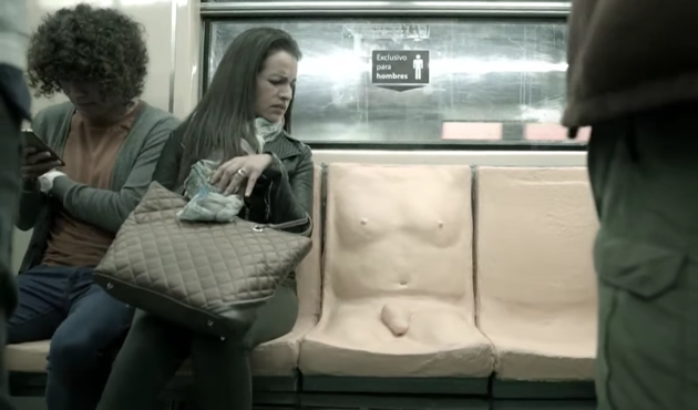 Metroda "penisli" koltuk! Kimse oturmadı... / VİDEO
