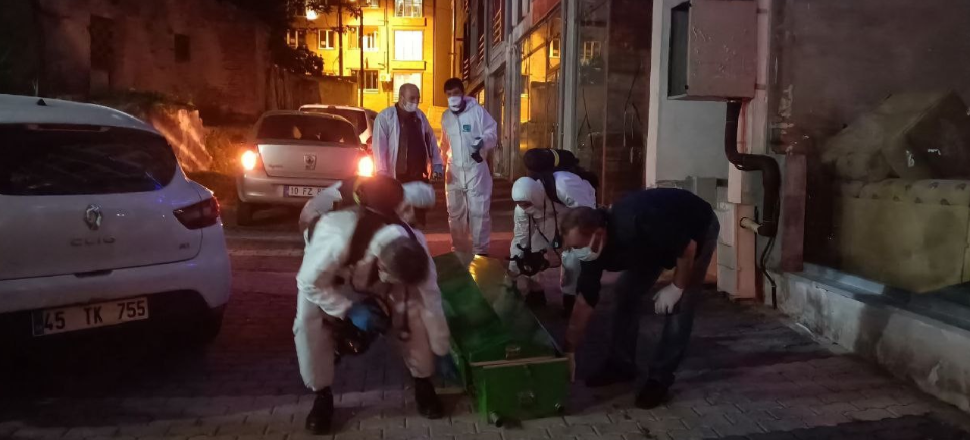 Kötü kokudan vahşet çıktı