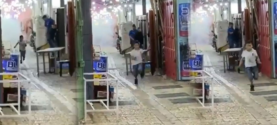 Doğu Kudüs'te bomba ve mermilerin önünde koşan çocuk simge oldu