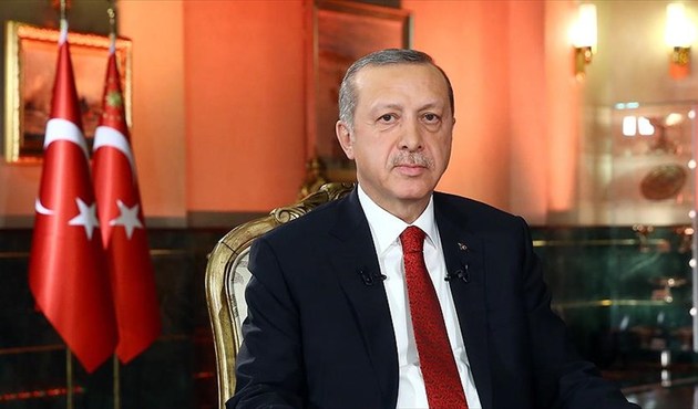 Cumhurbaşkanı Erdoğan'dan 8 dilde kandil mesajı