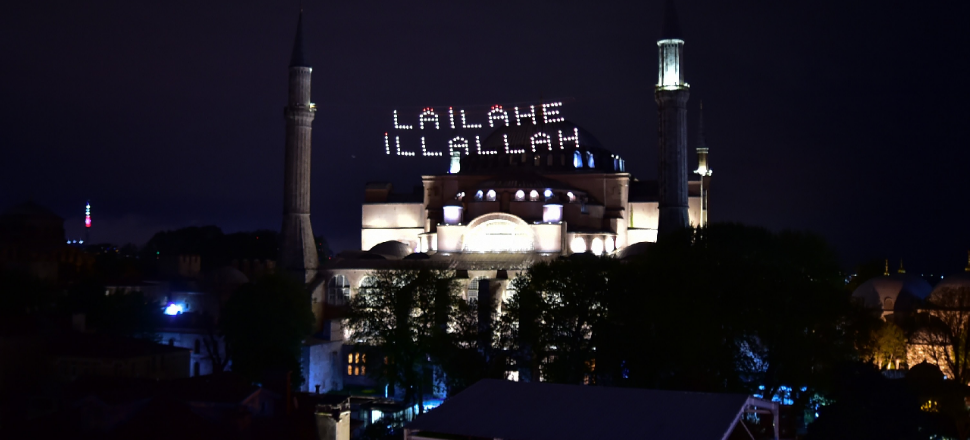Ayasofya Camii mahya ile buluştu