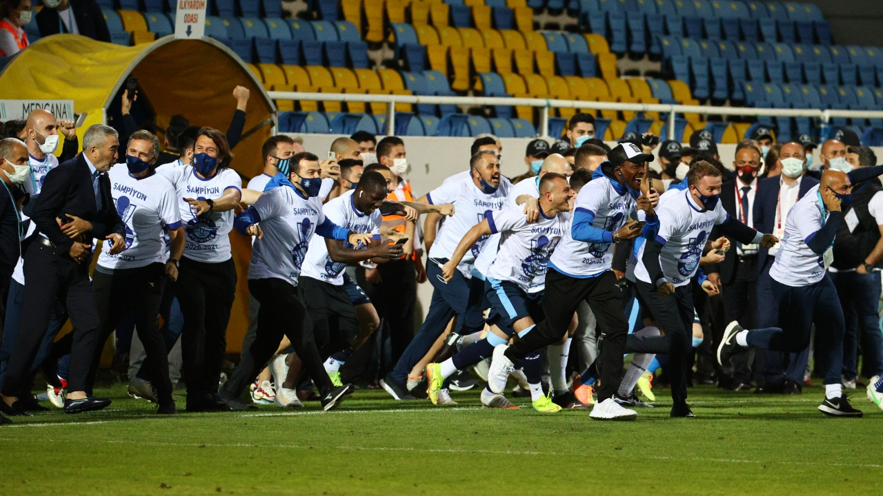 Samet Aybaba 3. kez Süper Lig'e takım çıkardı