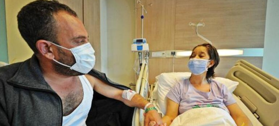 'Tatile gidiyoruz' dediği eşini hastaneye götürerek böbreğini verdi