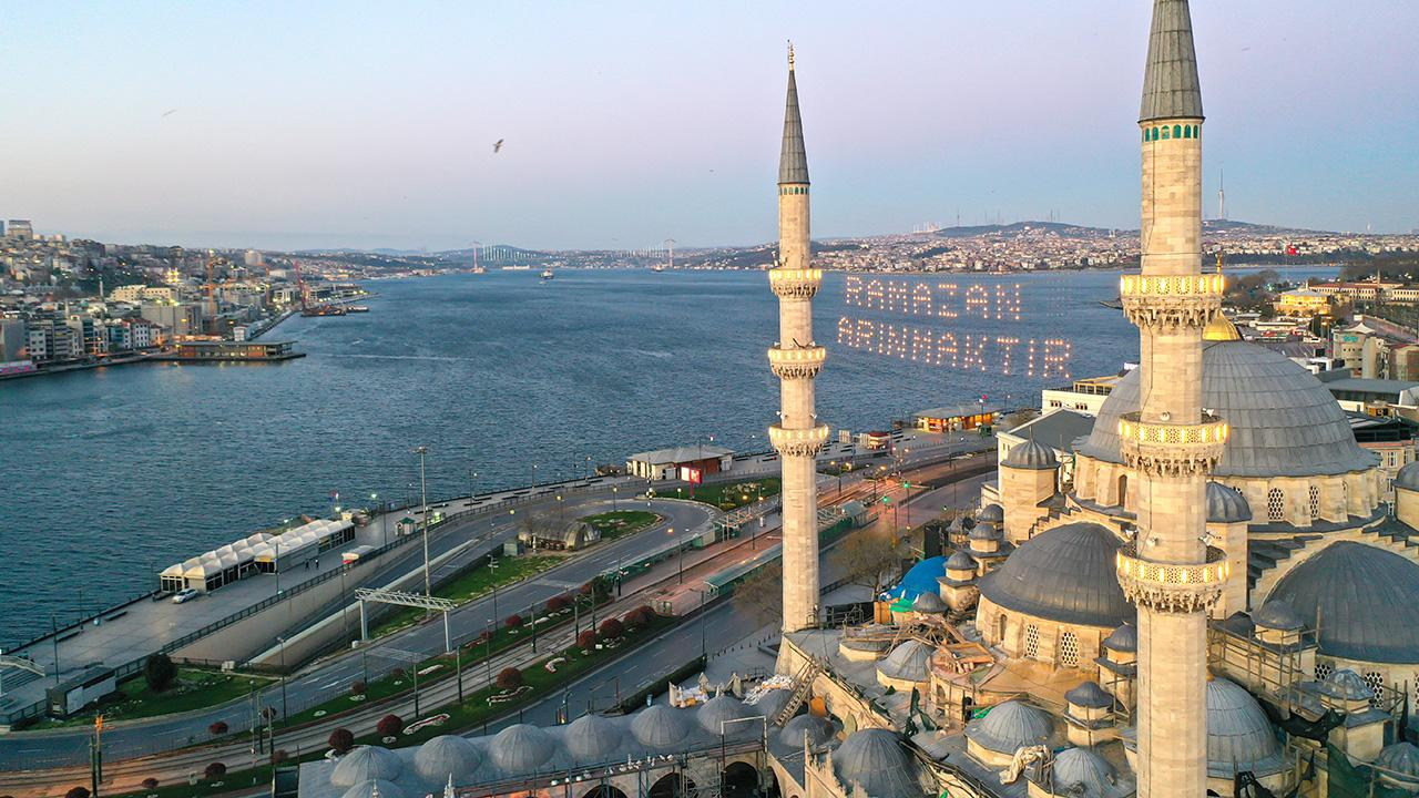 Tüm camilerde Kudüs için sela