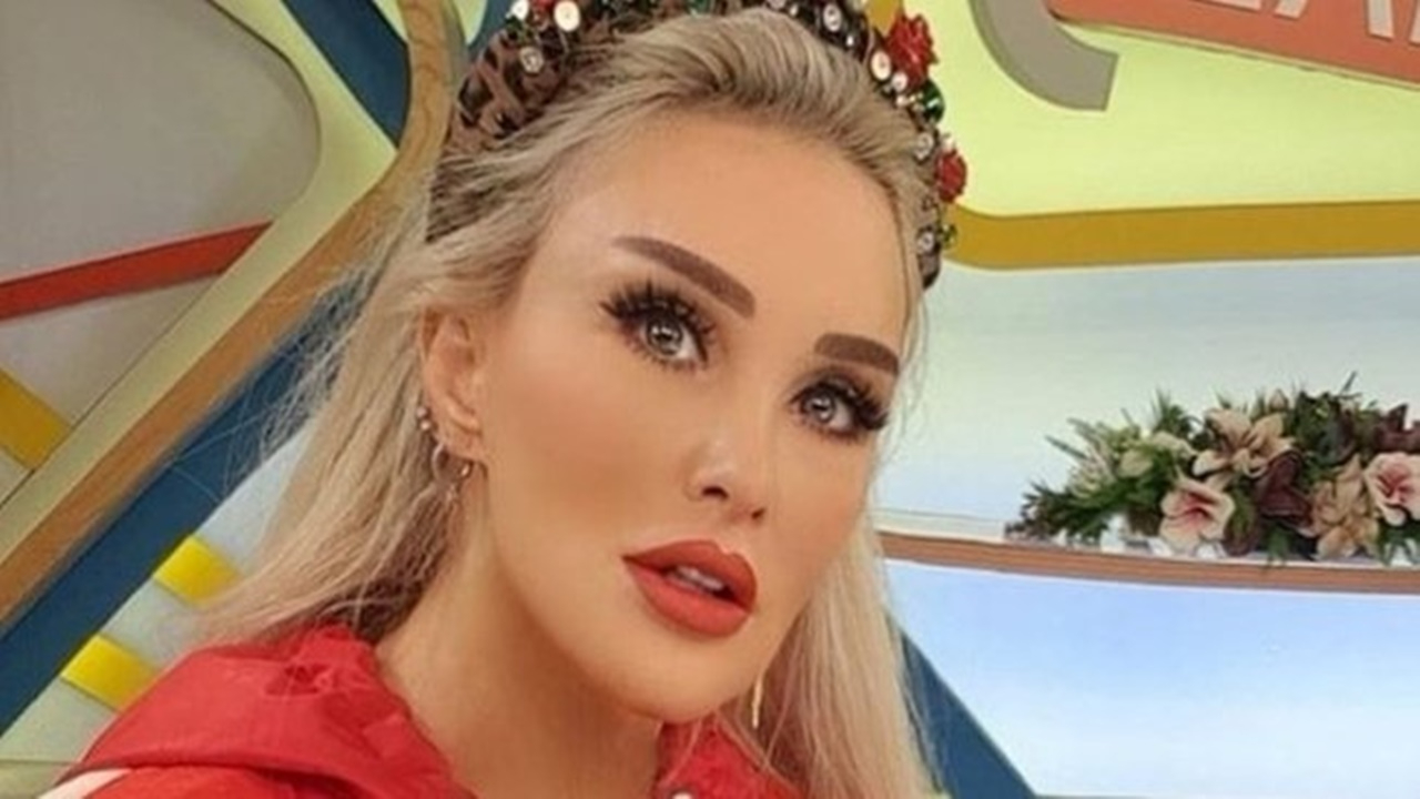Seren Serengil'den öz ablası hakkında korkunç sözler! "O ne yılandır o!"