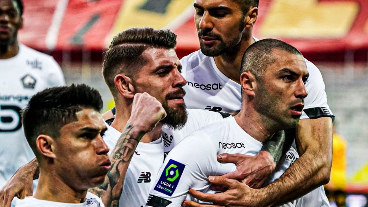 Burak Yılmaz, Fransa'da yılın en iyi futbolcusu adayı