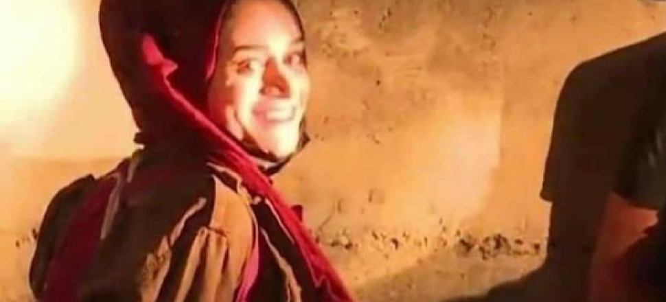 İsrail zulmüne gülerek direnen Filistinli kız