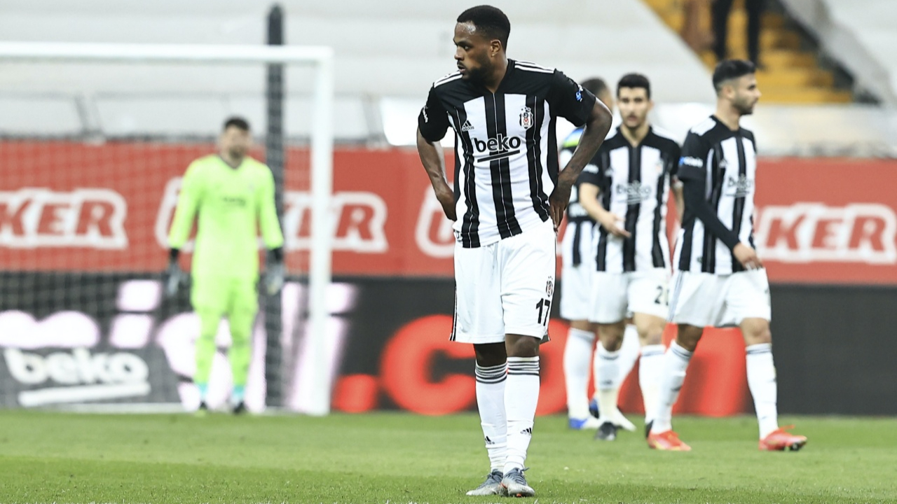 Beşiktaş evinde 10 kişi kalan Karagümrük'e mağlup