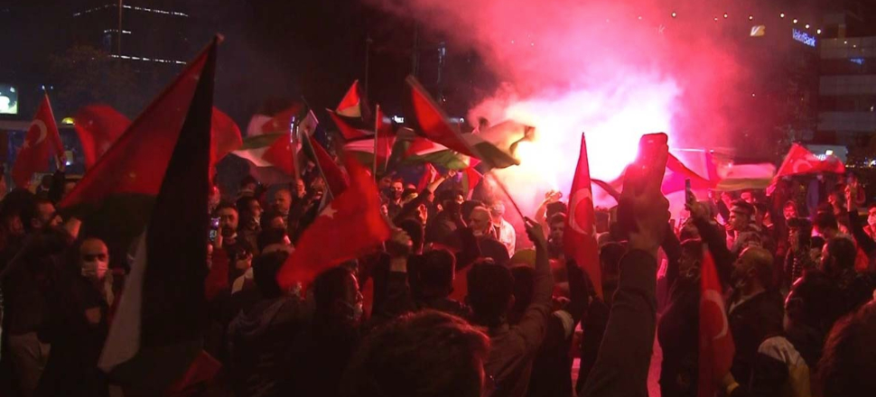 KADEM üyeleri ve taksicilerden İsrail protestosu