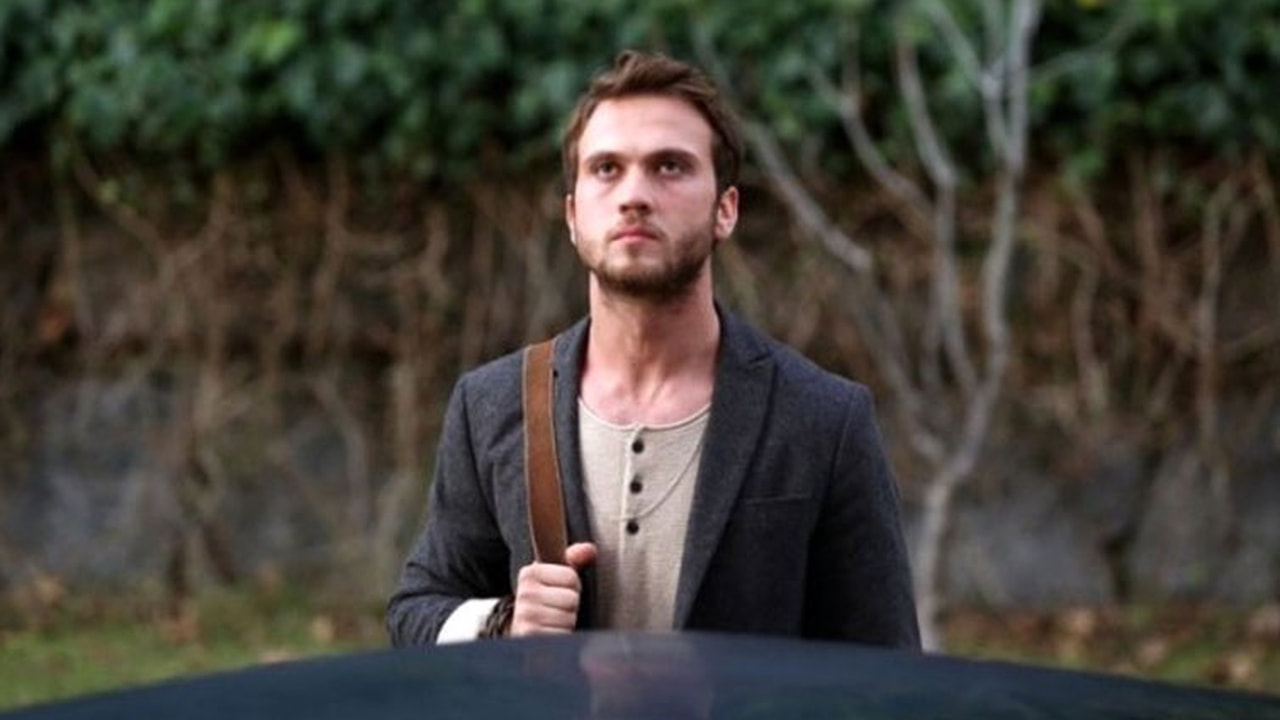 Can Yaman'dan Reklam Kokan İnstagram Paylaşımı! Aras Bulut İynemli Paylaşımlarına Devam Ediyor
