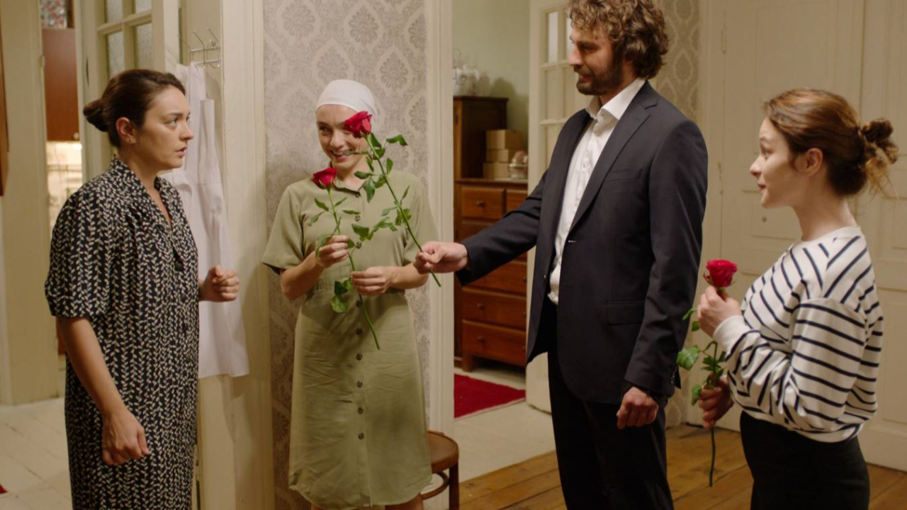Masumlar Apartmanı Sezon Finali Açıklandı! Ezgi Mola Paylaştı! Son Sahnede Herkes Ağlayacak! Safiye’nin Yapacakları Göz Dolduracak