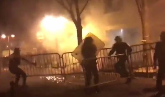 Çinliler Paris'i ateşe verdi!