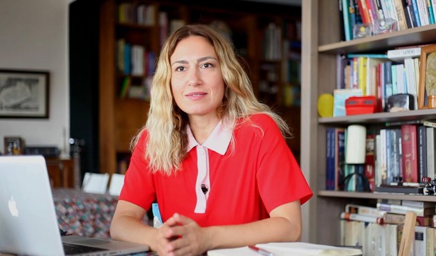 Hürriyet köşe yazarı Melike Karakartal'a evinde saldırı!