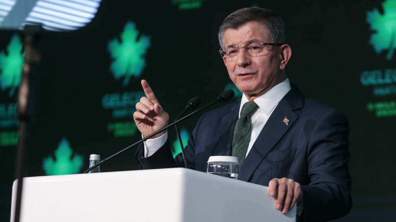 Babacan rica etti, o da Gül ile görüştü!