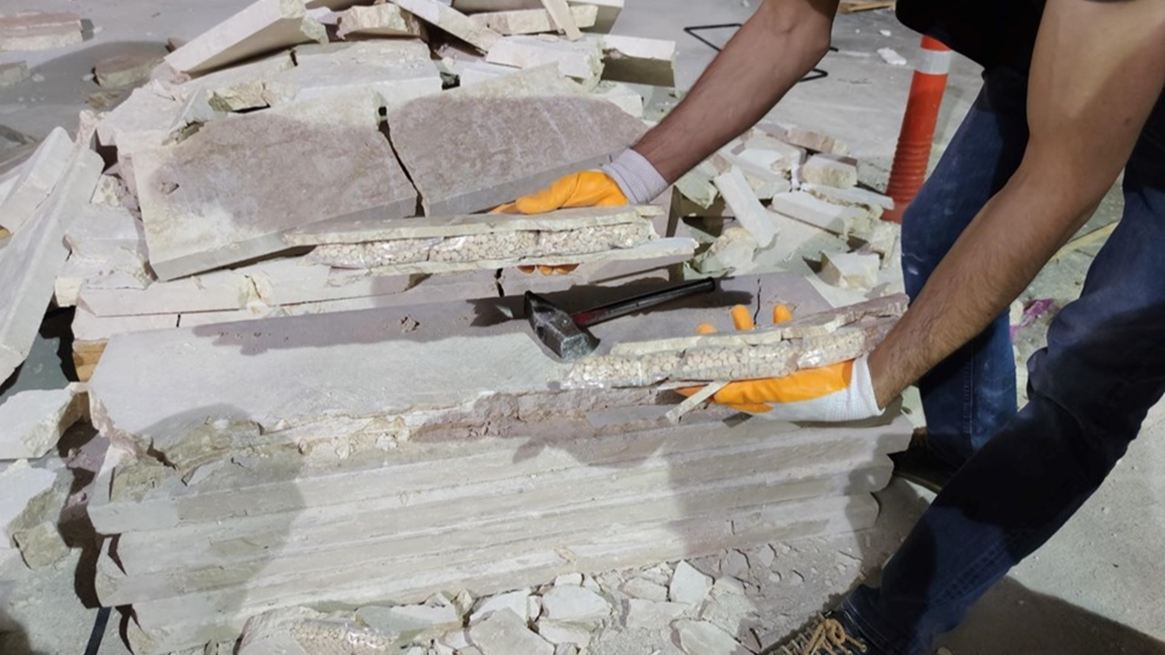 İskenderun Limanı'nda yaklaşık 1 ton uyuşturucu hap ele geçirildi