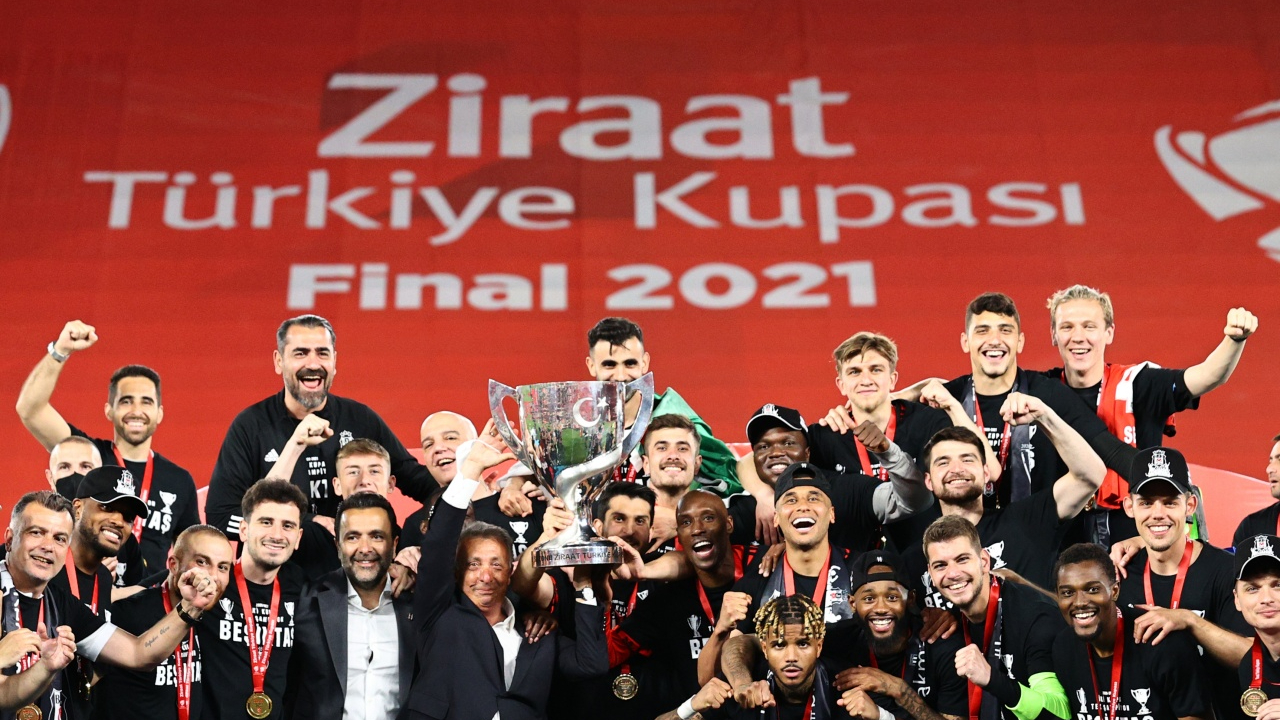 Ahmet Nur Çebi: Uçak dolu gidiyor İstanbula'a