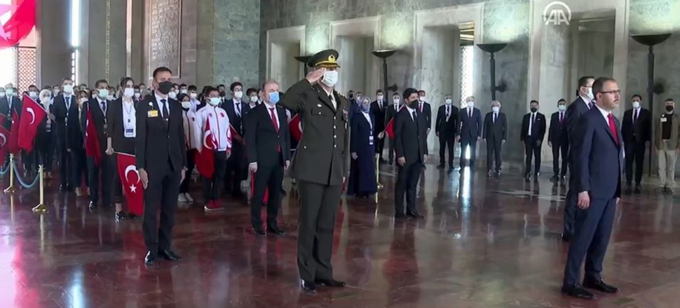 19 Mayıs kutlamaları Anıtkabir'deki törenle başladı