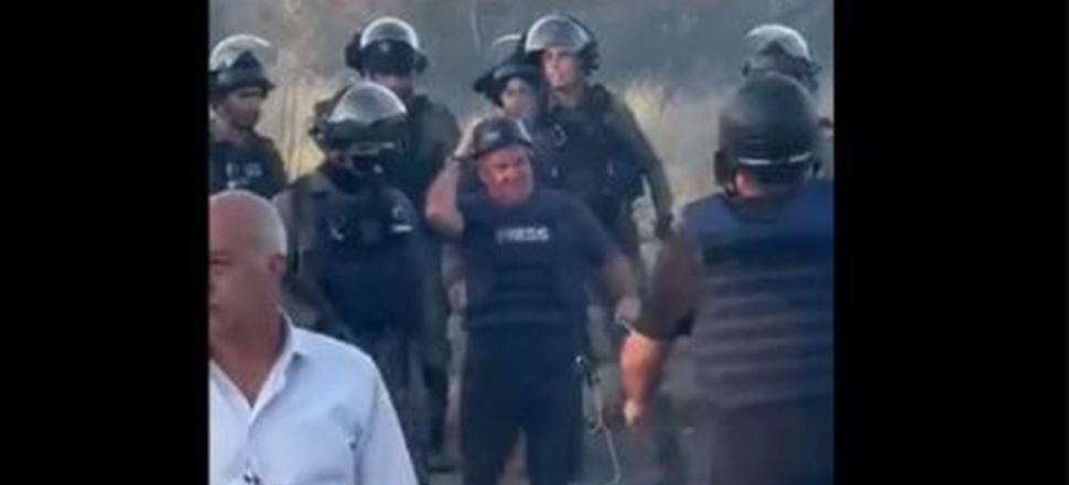 İsrail güçleri CNN muhabirini böyle sıkıştırdı