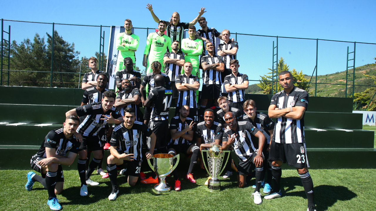 Beşiktaş şampiyonluk kutlaması kına gecesine benzedi!