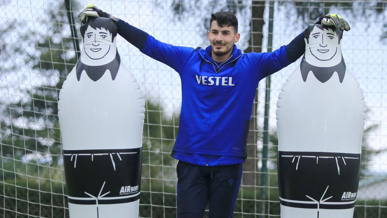 Uğurcan Çakır, 20 milyon euro veren çıkmazsa Trabzonspor'da kalacak