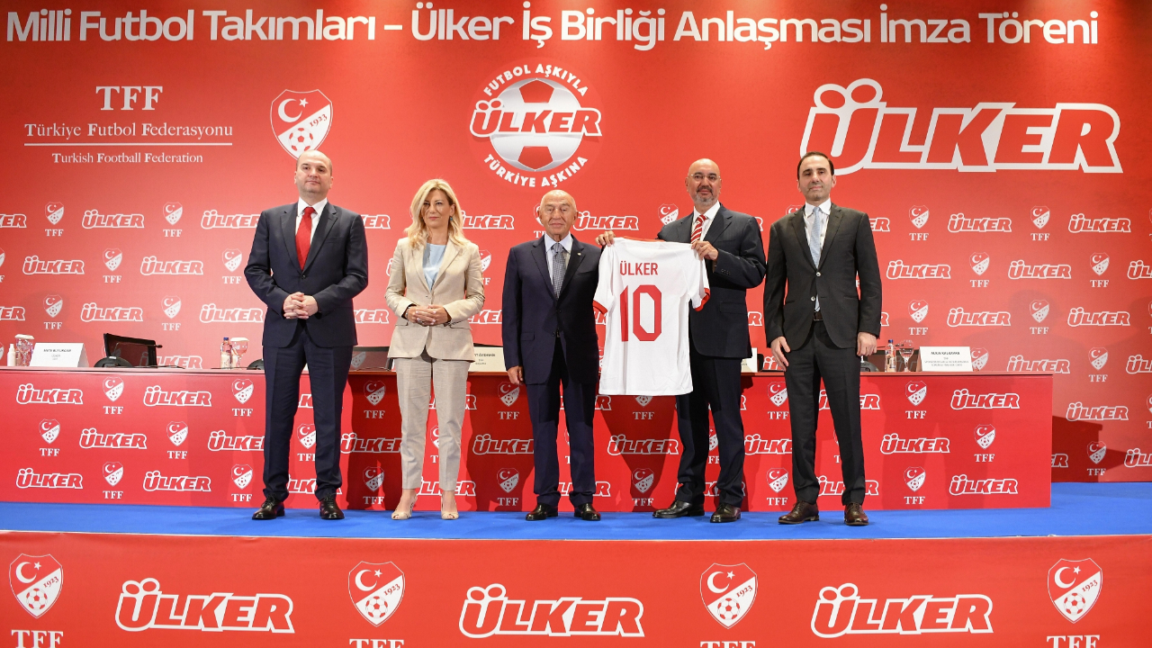 Milli futbol takımlarının sponsoru Ülker!