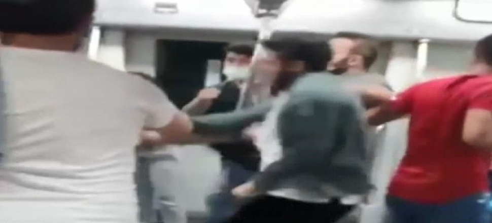 Marmaray'da ortalık fena karıştı! 4 kişiden 1 gence tekme tokat dayak