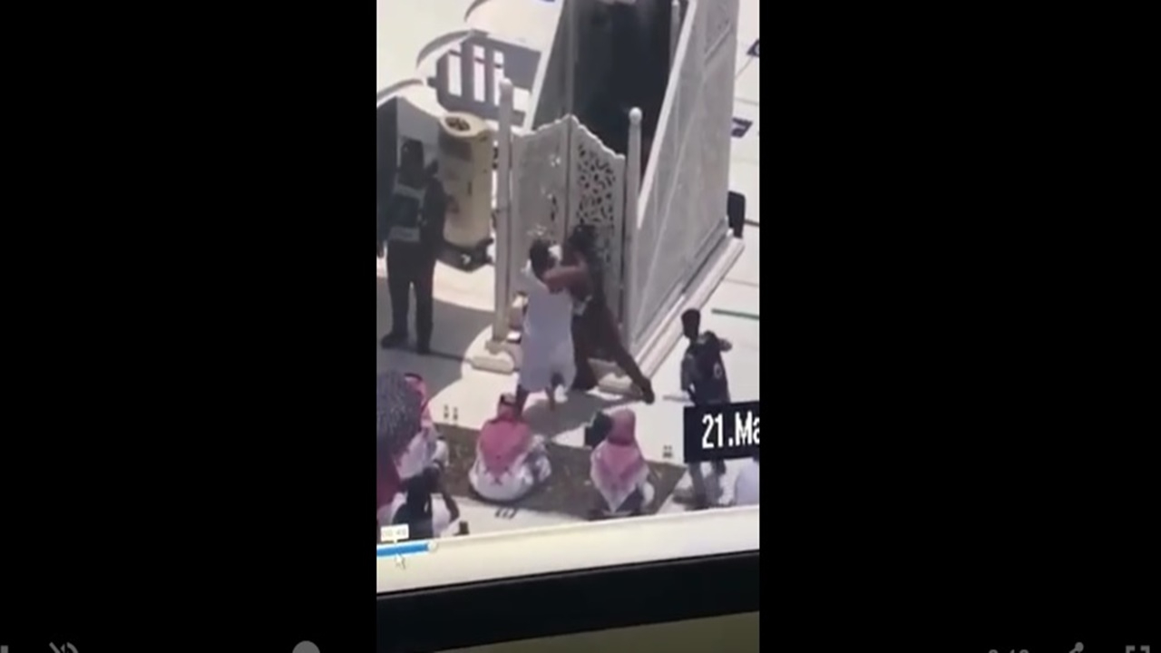 Kabe imamına bıçaklı saldırı girişimi!