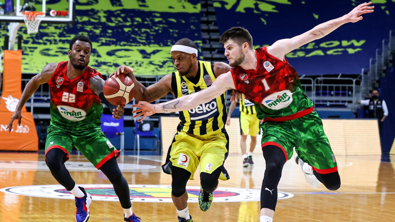 Fenerbahçe Beko'yu deplasmanda yenen Pınar Karşıyaka saha avantajını kaptı