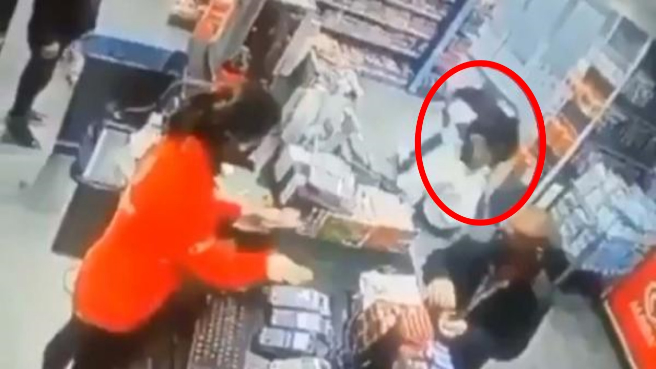 Markette gördüğü eski sevgilisine saldırarak bıçak çekti, kimse müdahale etmedi!