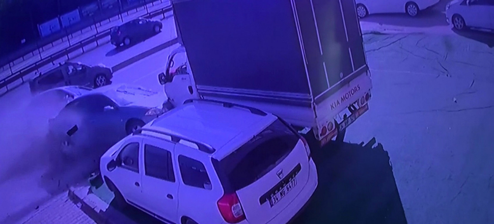 Avcılar'da trafikte 'makas' dehşeti