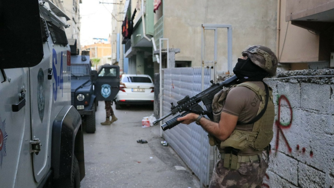 Üç ilde PKK'nın siyasi yapılanmasına operasyon: 20 gözaltı