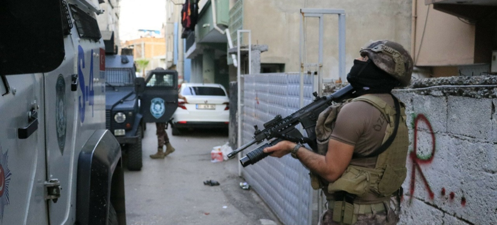 Üç ilde PKK'nın siyasi yapılanmasına operasyon: 20 gözaltı
