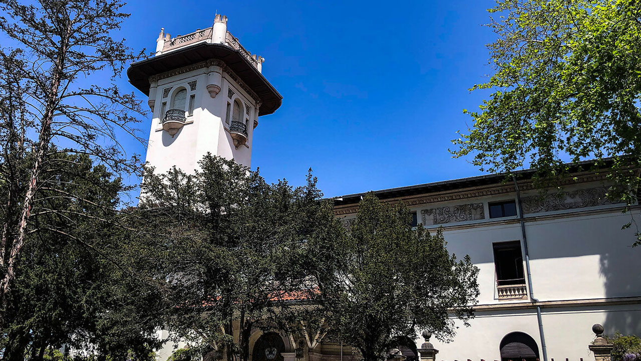 BELTUR, müdürünün eşine sponsor olmuş