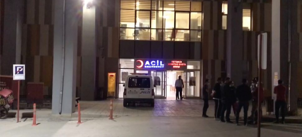 Sağlık çalışanlarını ve polisi darp etti