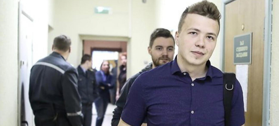 Belarus'un gazeteciyi gözaltına aldığı operasyon büyük tepki çekti